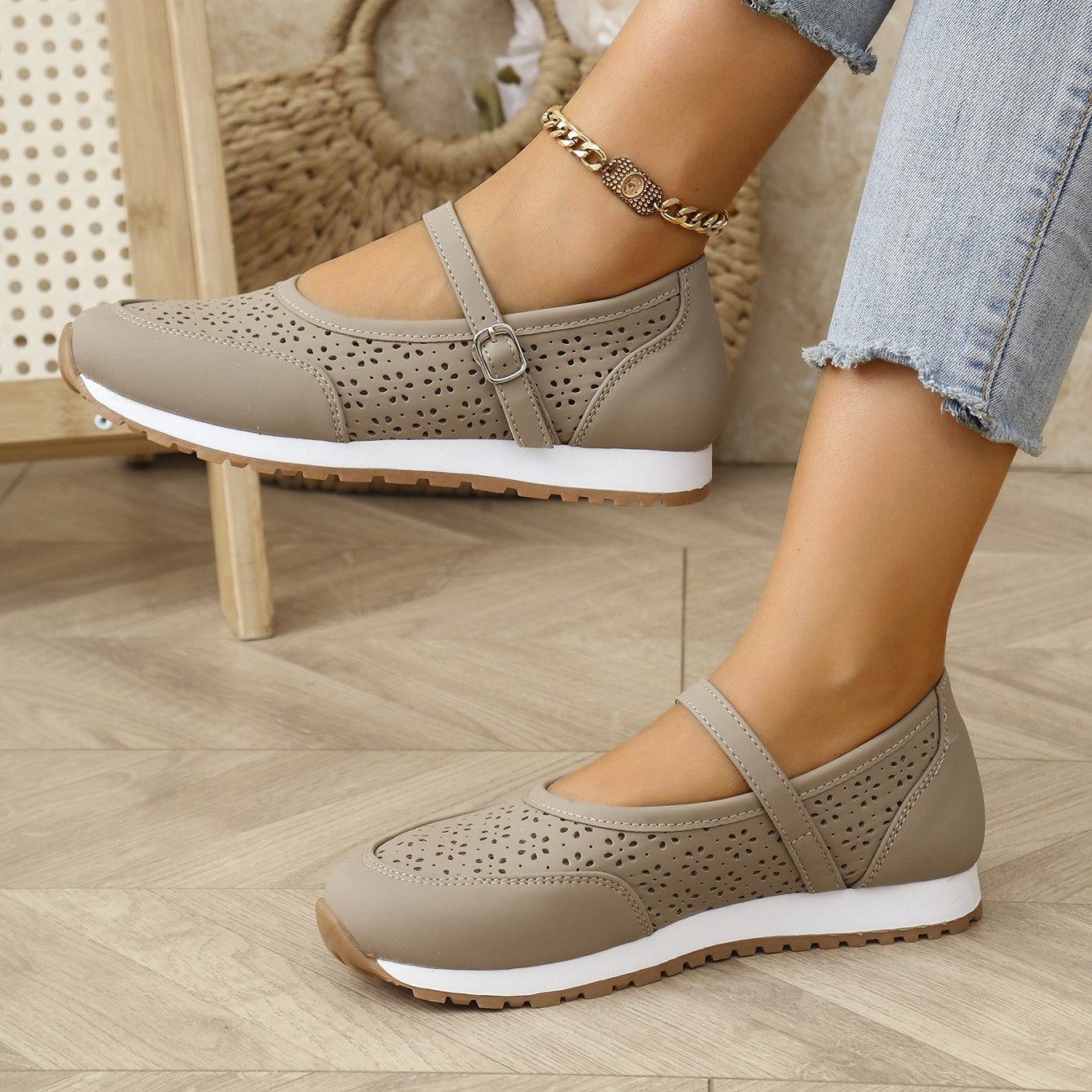 Bunion-Friendly Clogs for Women - Breathable Slip-On with Wide Toe Box