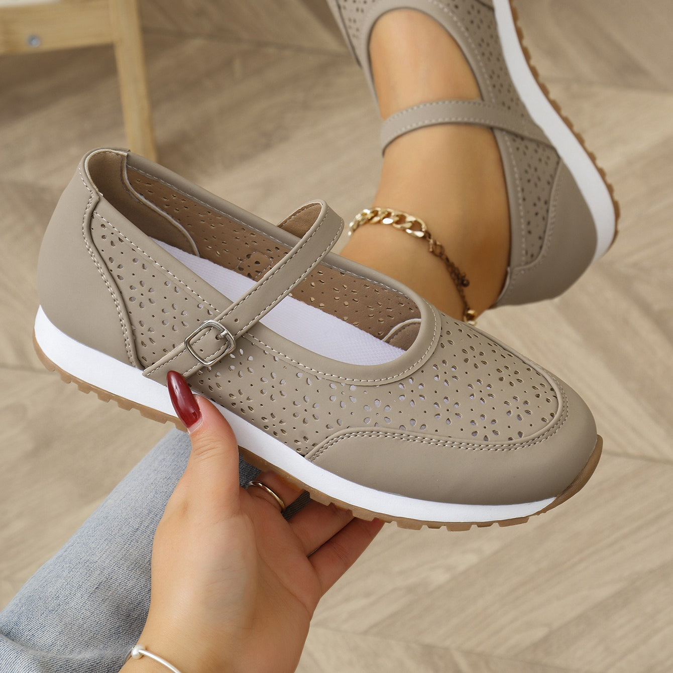 Bunion-Friendly Clogs for Women - Breathable Slip-On with Wide Toe Box