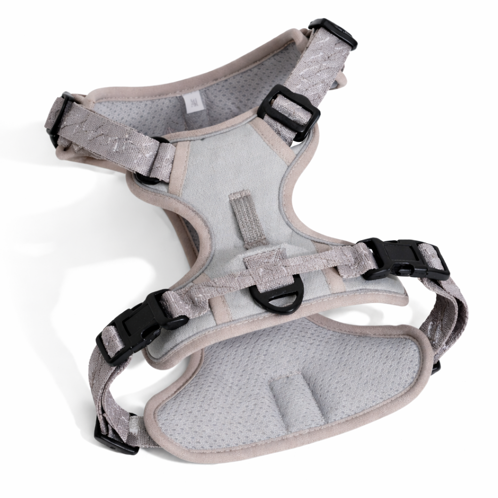 Reflective Adjustable Outdoor Dog Harness: top handle close-up