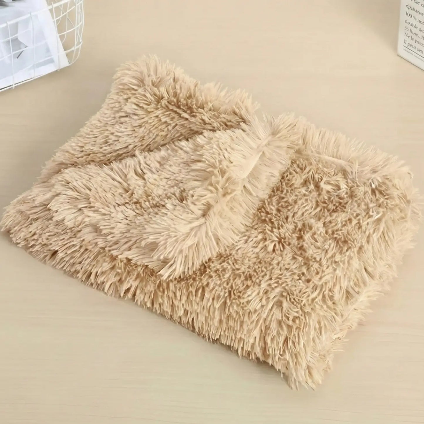 Calming Plush Pet Blanket: plush fabric and stitching detail
