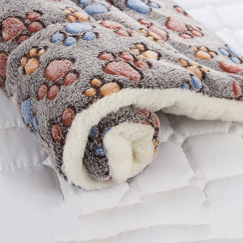Calming Warm Dog and Cat Blanket: side profile view