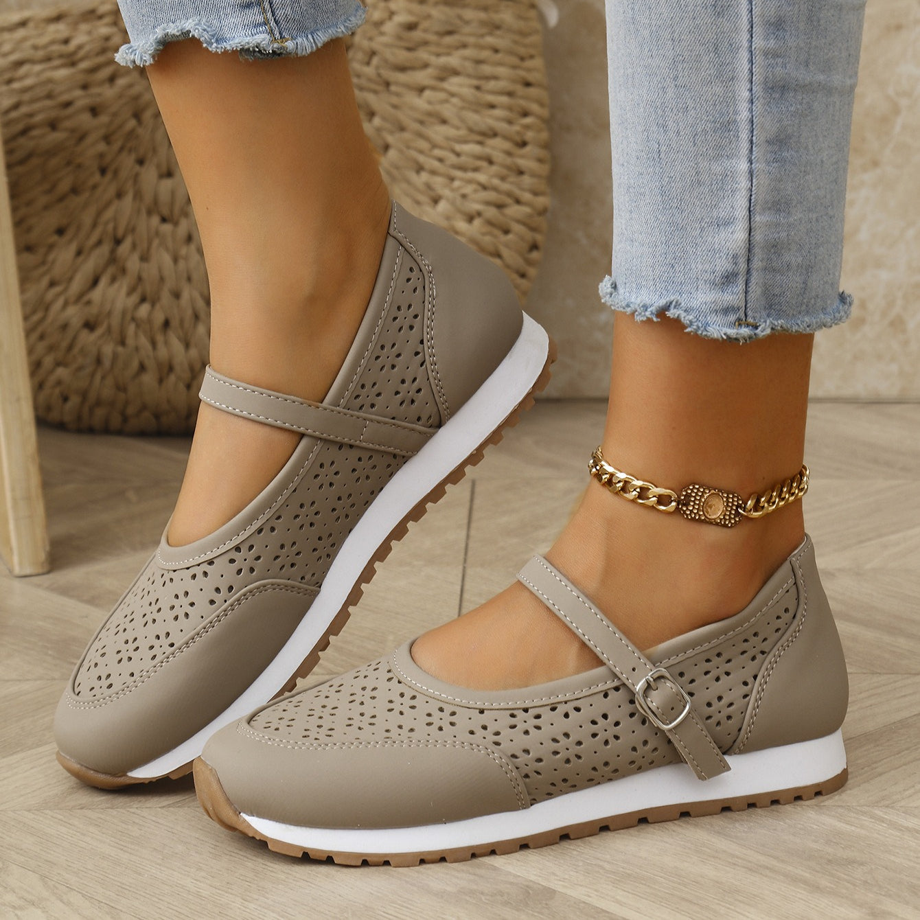 Bunion-Friendly Clogs for Women - Breathable Slip-On with Wide Toe Box