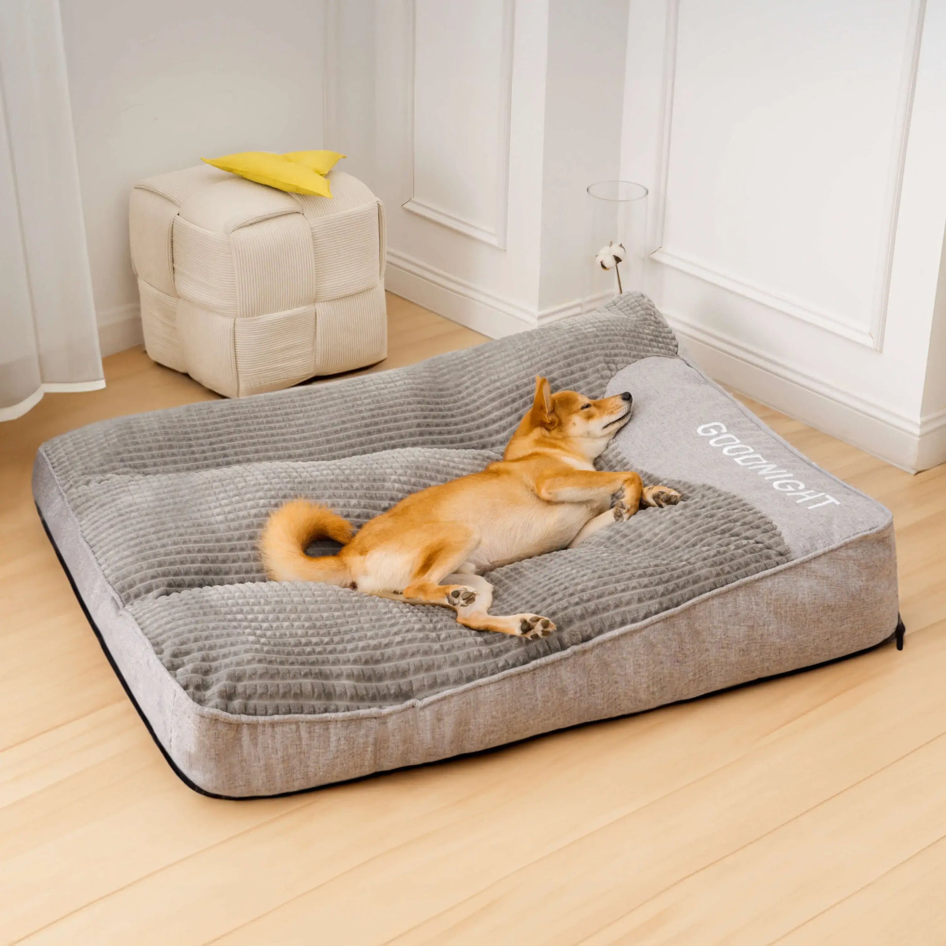 Calming Dog Cushion Bed: inside fill and base view